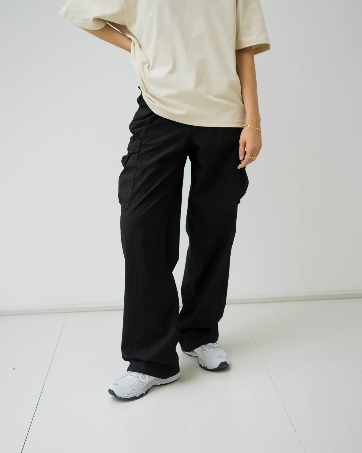 Anna Vilma - Cropper Cargo Pants - Black