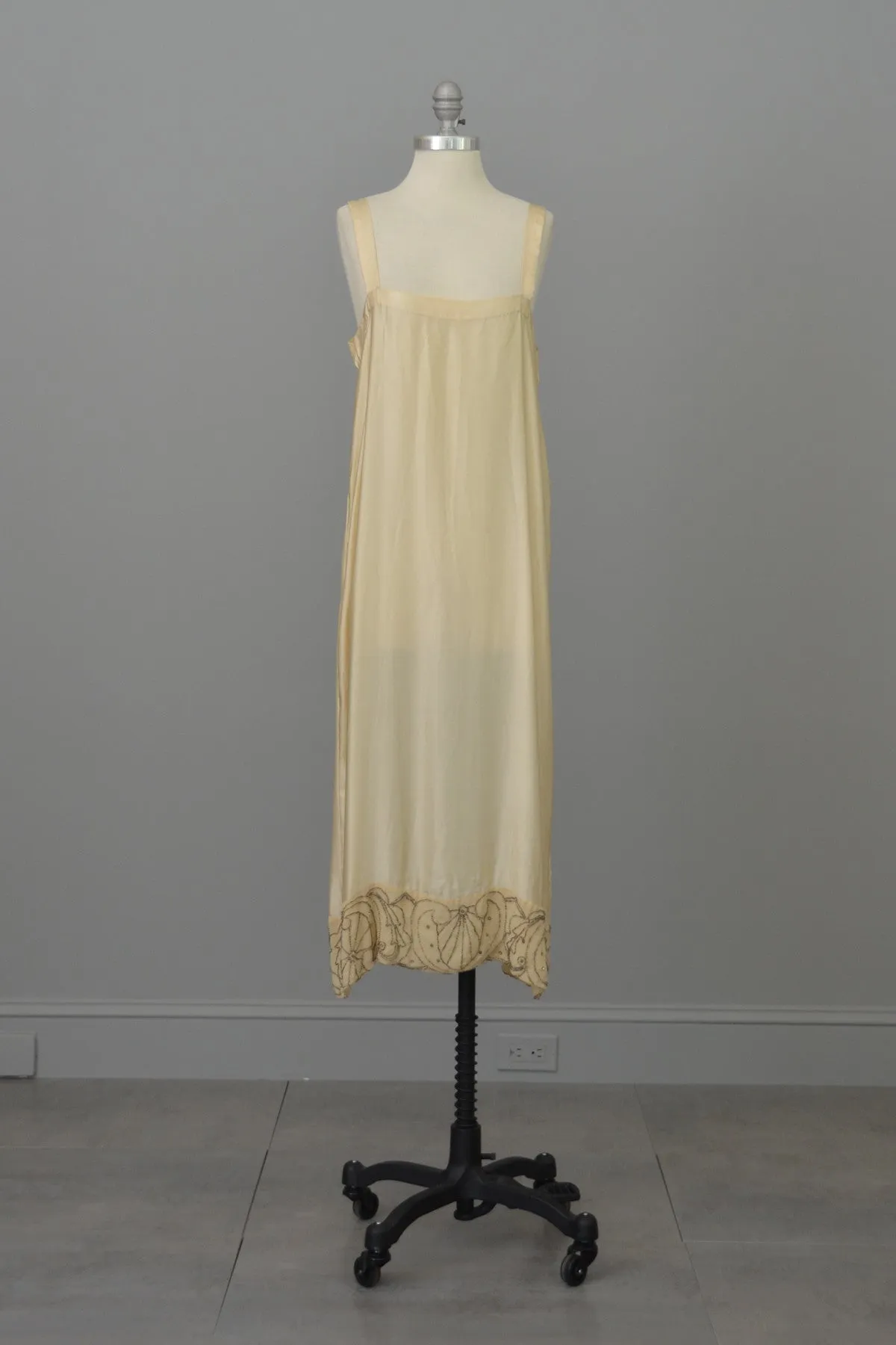 Authentic 1920s Cream Silk Beaded Two Piece Flapper Wedding Dress Tunic