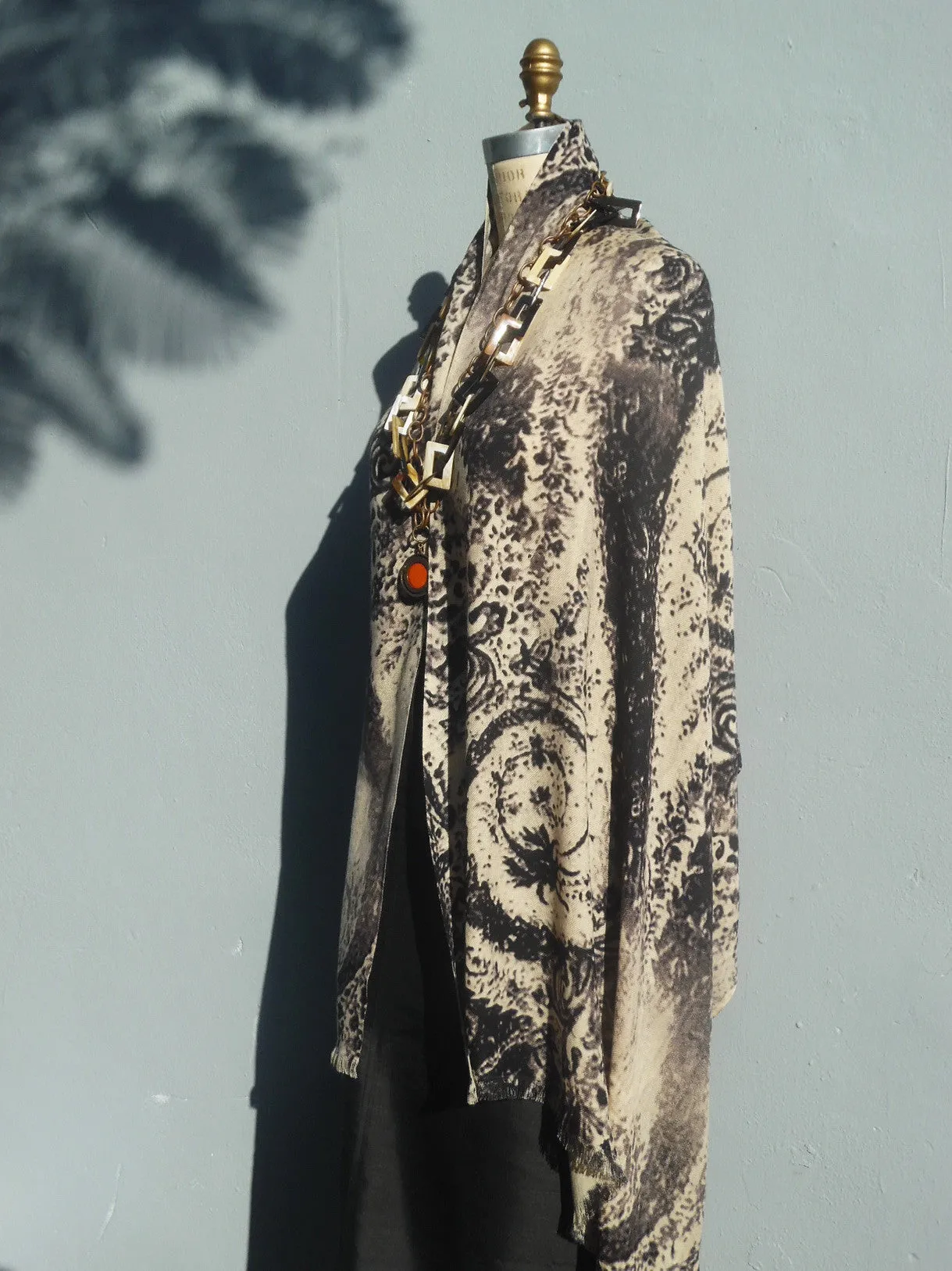 Cashmere Shawl Paisley Black on Ivory