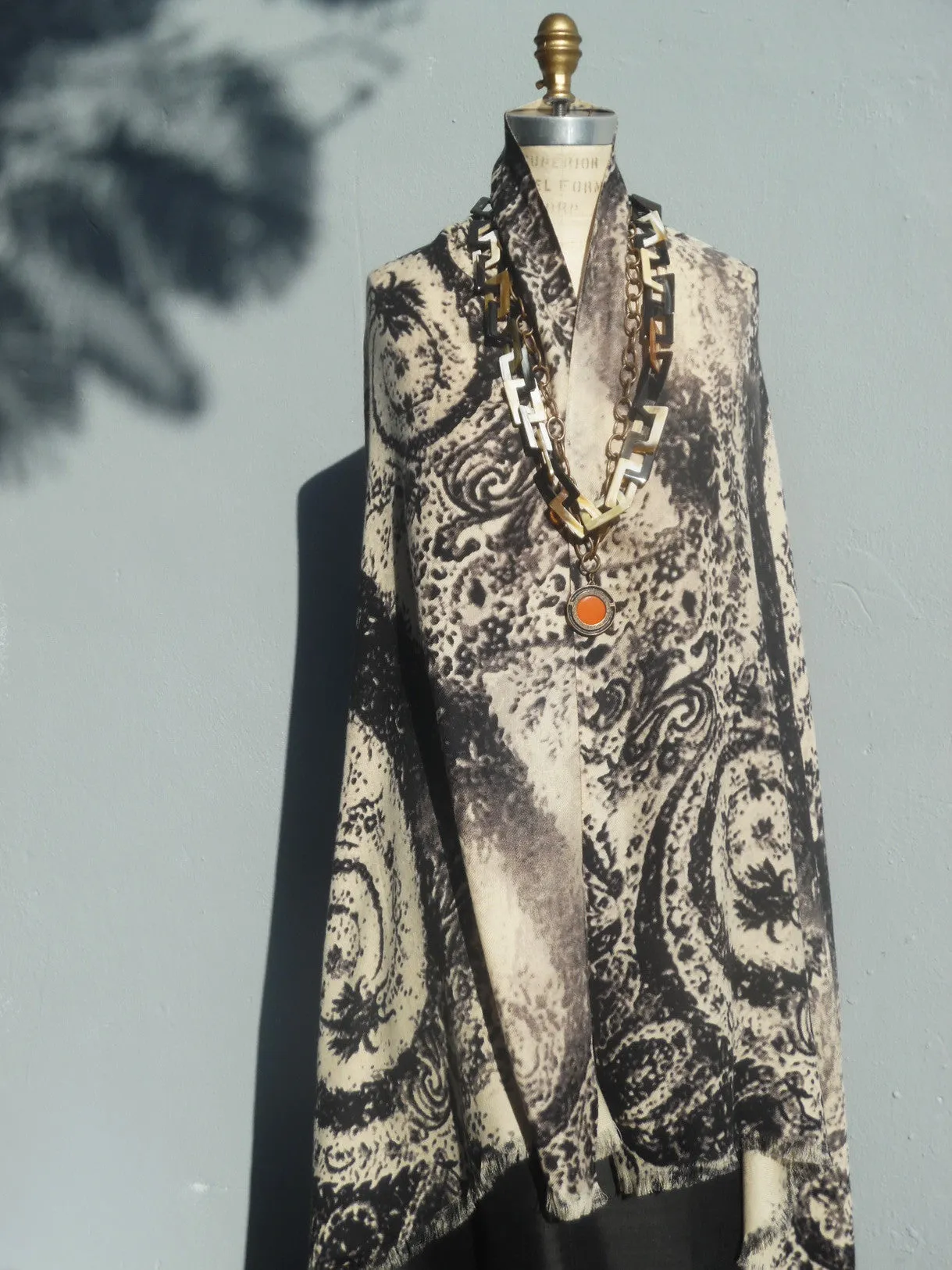 Cashmere Shawl Paisley Black on Ivory