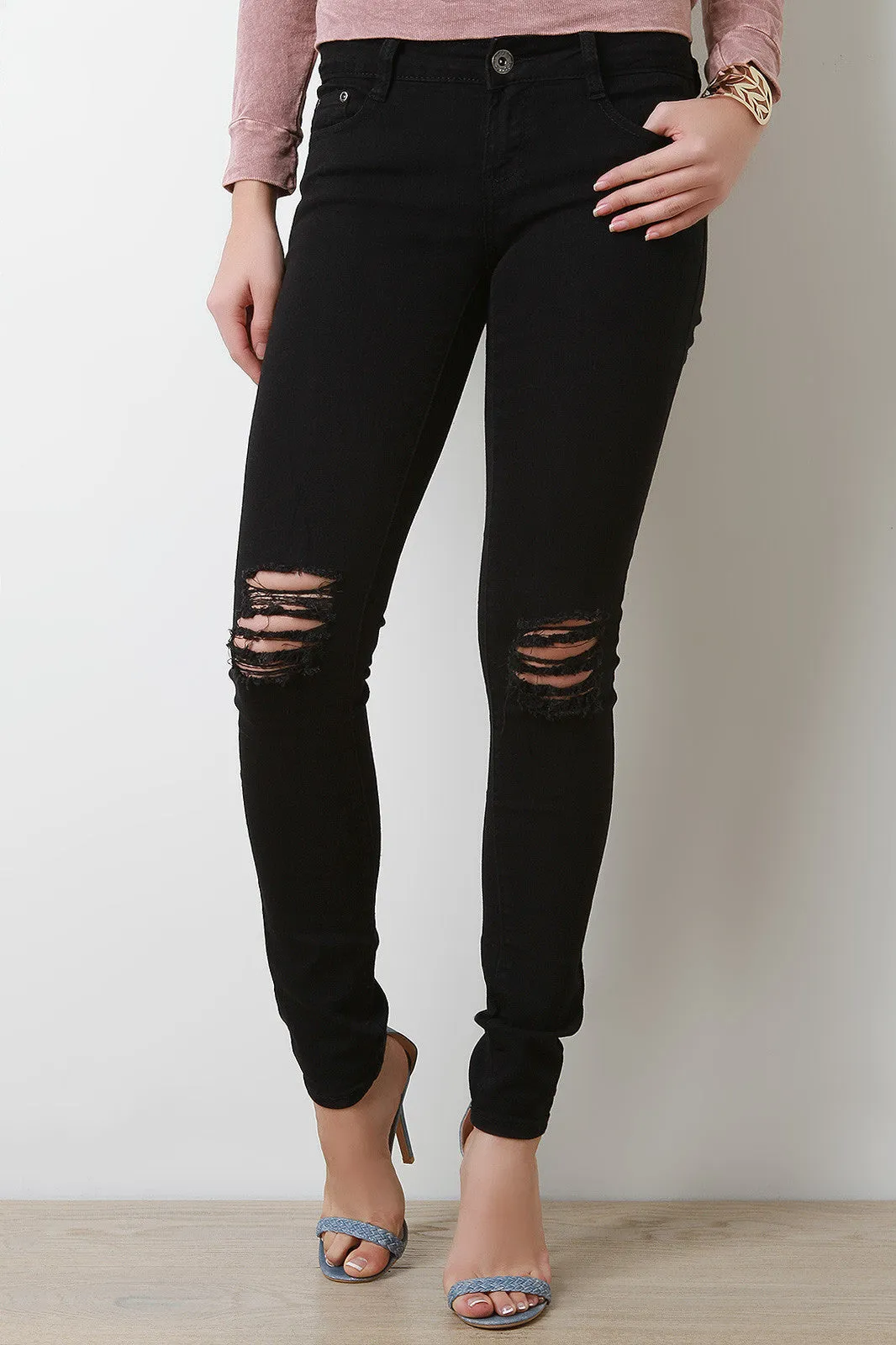 Distress Knees Taper Cut Skinny Jeans