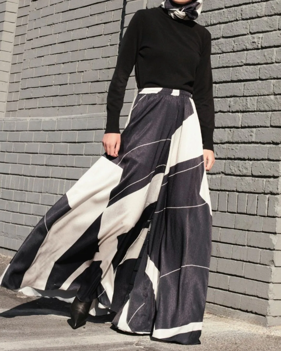 Fabulous Abstract Print Pants