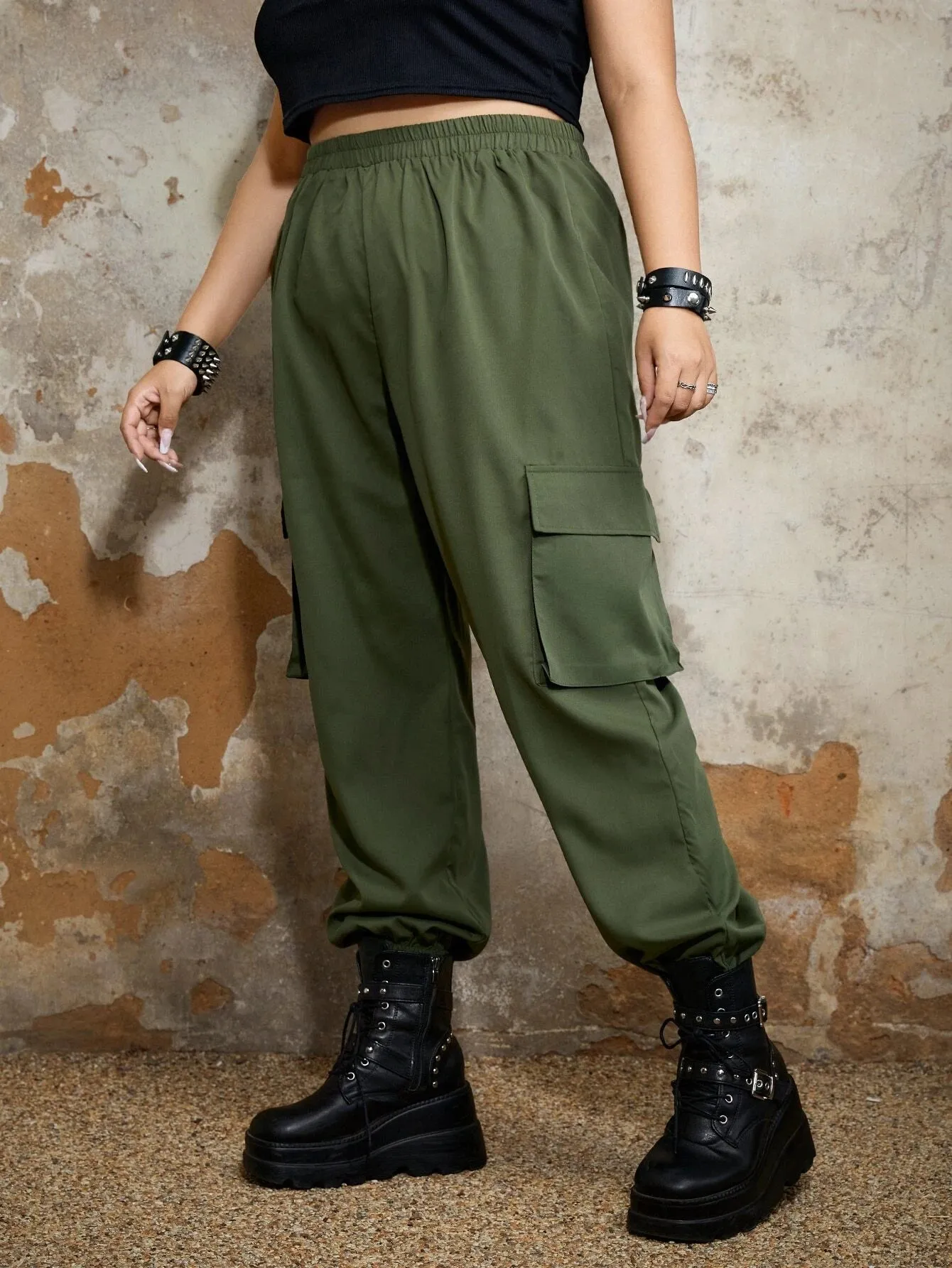 Flap Pocket Regular Fit Long Cargo Pants