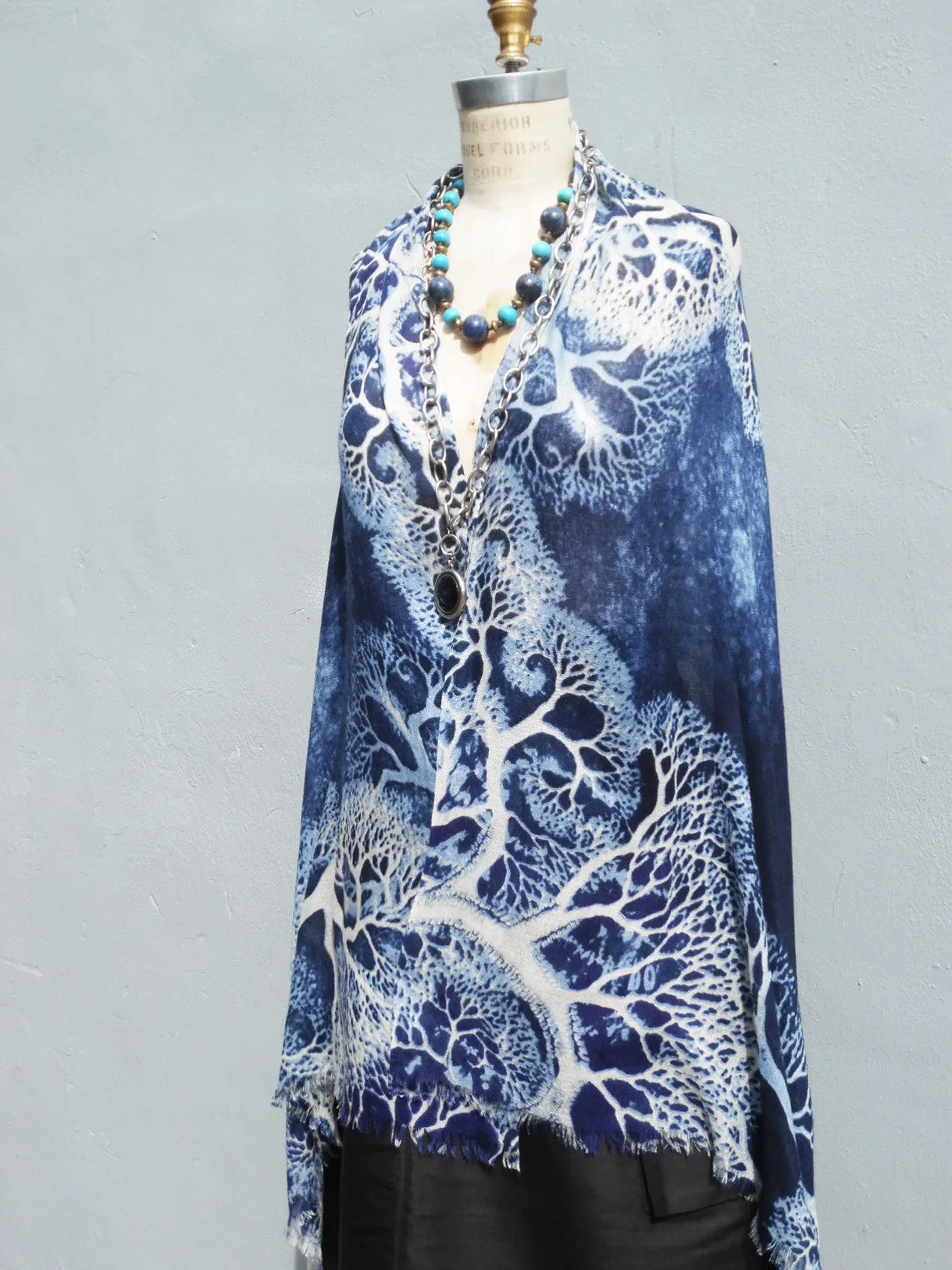 Shawl Silk And Cashmere Navy And White Coral