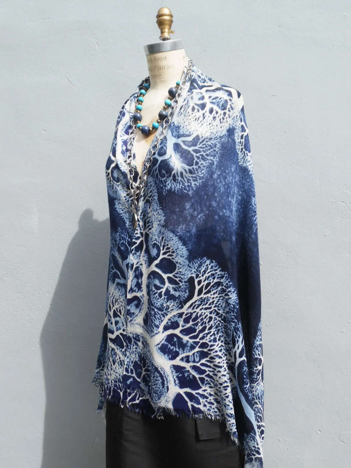 Shawl Silk And Cashmere Navy And White Coral