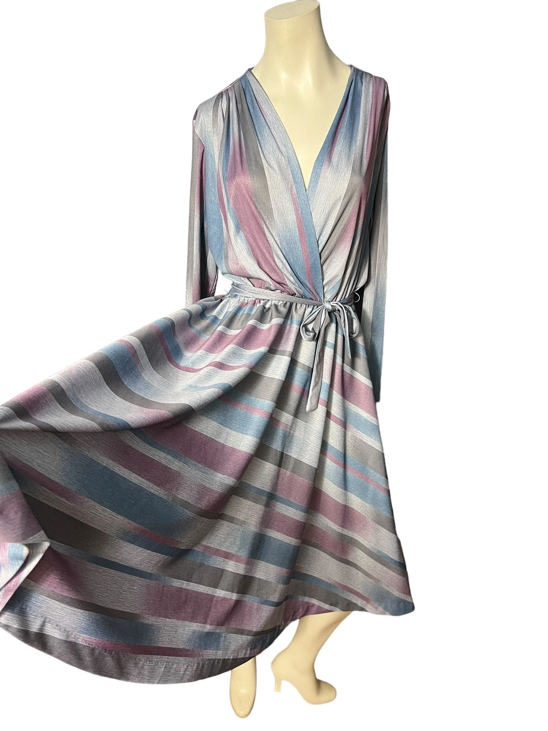 Vintage 70’s wrap bust Chevron dress L